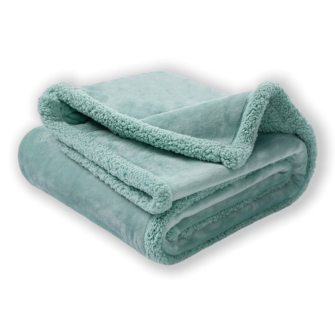 CozyGuard Waterproof Sherpa Fleece Blanket – Plush Pet & Furniture Protector